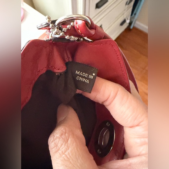 ❤️ Coach red orange turn lock wristlet ❤️ - Picture 7 of 7